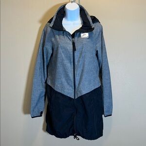 Nike Women’s Men’s Black and Gray Utility Jacket Weatherproof Performance SZ S